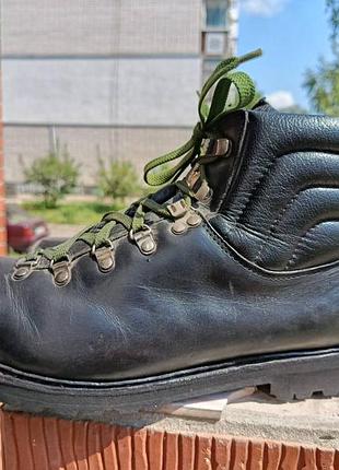Кожаные трекинговые ботинки на подошве vibram (демисезон / хайкинг)