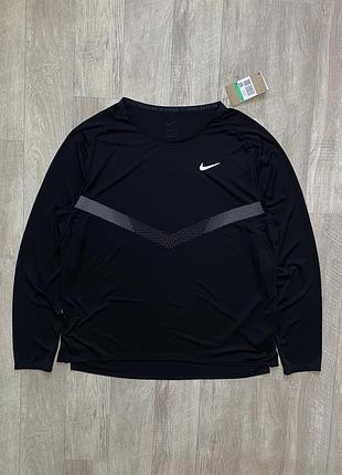 Спортивний лонгслів від nike