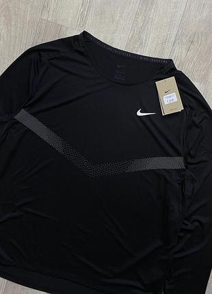 Спортивний лонгслів від nike 3
