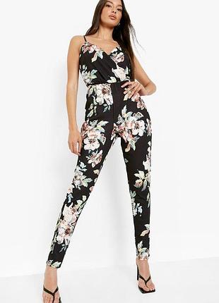 Женский черный комбинезон boohoo с цветочным принтом 🌸