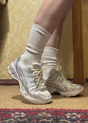 Кросівки asics, розмір 37 (довжина 23 см, маломірки), одягала один раз