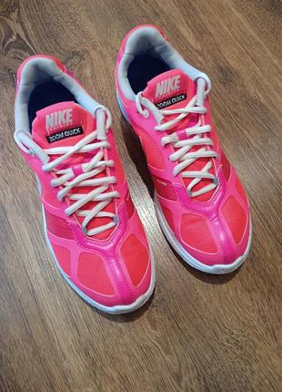 Продам жіночі кросівки бренду nike