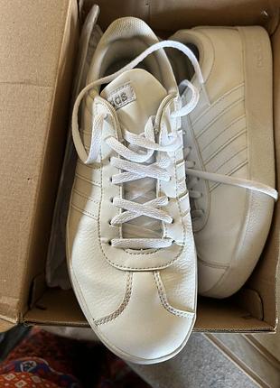 Розмір: 40 колір: білий бренд: adidas стан: дуже хороший у комплекті: оригінальна коробка
