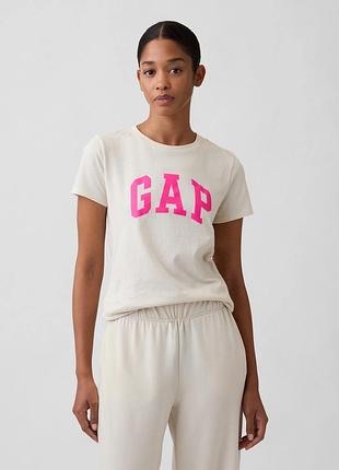 Женская футболка gap с логотипом