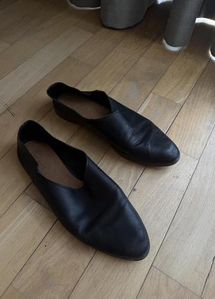 Шкіряні мюлі zara