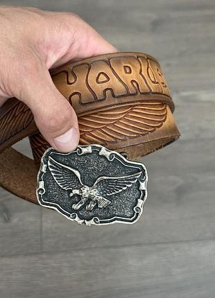 Коричневий вінтажний шкіряний ремінь з написом harley-davidson та прягою american eagle 1983 vintage