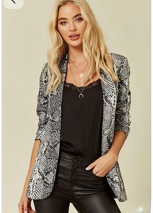 Приталенный пиджак zara с принтом питона рептилии