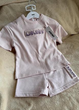 Новий костюм dkny оригінал 12–18 міс. з бірками та вішаком
