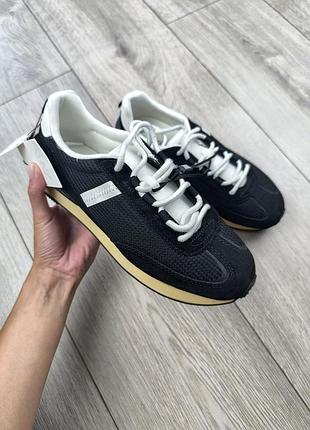 Кроссовки zara