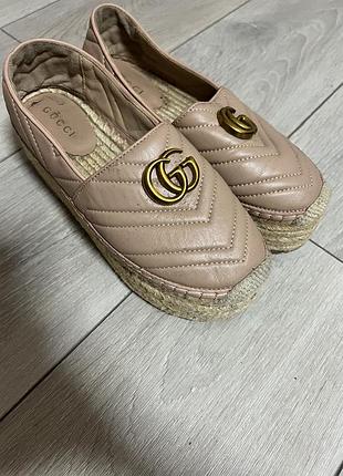 Ескадрильї gucci