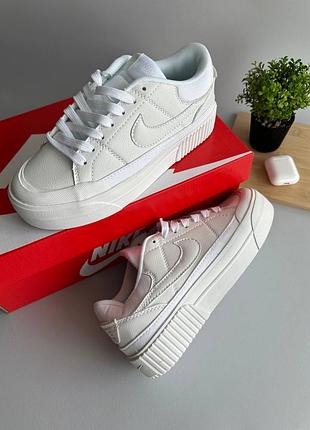 Стильні жіночі кросівки nike court legacy white