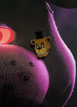 Значок на тематику гри five nights at freddy’s