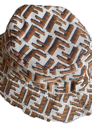 Панама від італійського бренда fendi