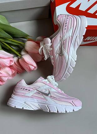 Стильні жіночі кросівки nike initiator pink grey