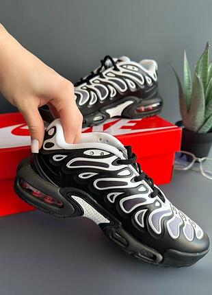 Стильные кроссовки nike tn black white
