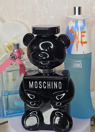 Moschino toy boy распыл оригинал мужской парфюм бергамот груша розовый перец мускатный орех магнолия роза гвоздика ветивер кашмеран сандал
