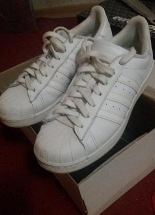Продам кросовки adidas suparstar, оригенал100%  белым цветом в идеальном состоянии