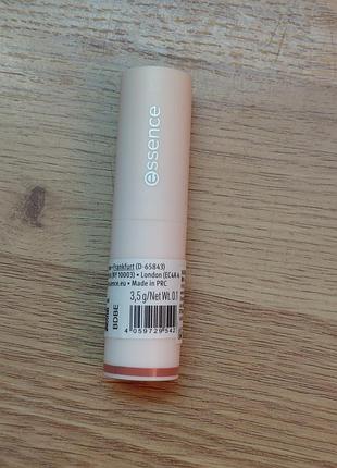 Помада для губ essence satin glow luminous shine lipstick. відтінок 02 blushin it.