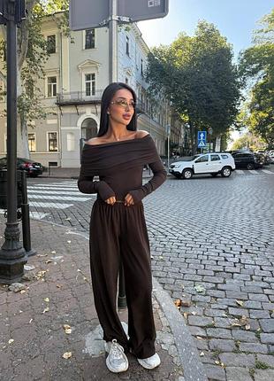 Костюм лонгслив с открытыми плечами палаццо