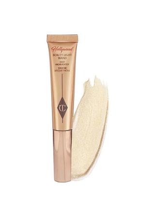 Рідкий хайлайтер charlotte tilbury beauty light wand hollywood
