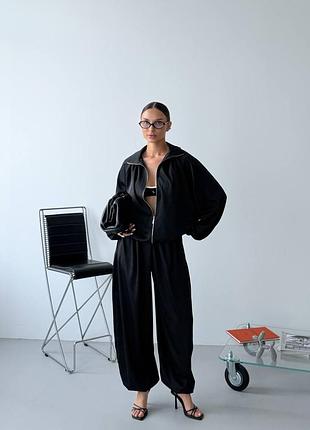 Шелковый повседневный оверсайз костюм с кофтой на молнии с брюками джоггерами
