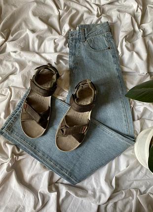 Кожаные сандалии clarks sunder range с удобными ремешками на липучках и мягкой амортизирующей подошвой 43 (27.5см.)
