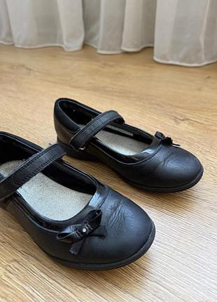 Туфлі для дівчинки clarks