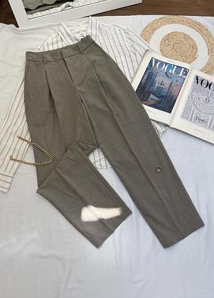 Гарного відтінку брюки uniqlo