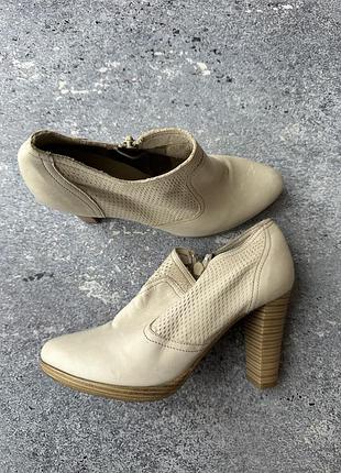 Жіночі шкіряні туфлі на підборах real leather