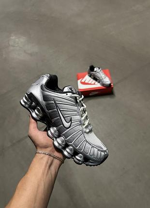 Оригінальні чоловічі кросівки nike shox tl print metallic silver summit white wolf grey мужские кроссовки ih4466-095 tn 95 97 tn 2.5