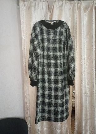 Платье из оригинальной ткани шанел