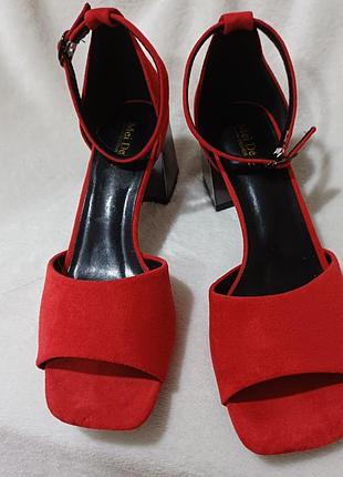 Женские туфли, босоножки красная замша на каблуке