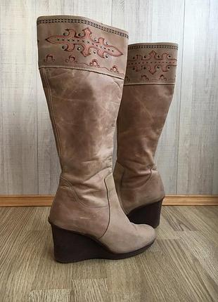 Шкіряні високі чоботи р. 38