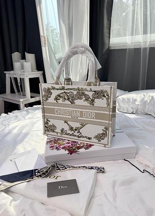 Dior book tote floral embroidery 36х28