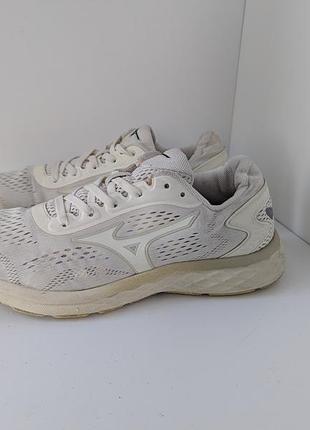 Кроссовки mizuno