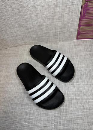 Оригинальные шлепанцы adidas