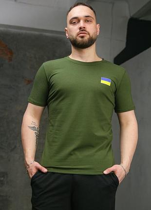 Бавовняна чоловіча футболка intruder кольору хакі з прапором на грудях