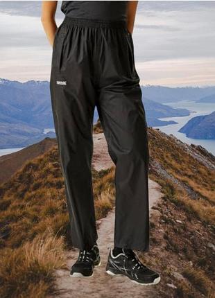 Водонепроникні жіночи штани-дощовики regatta stormbreak waterproof overtrousers.
на розмір m-l