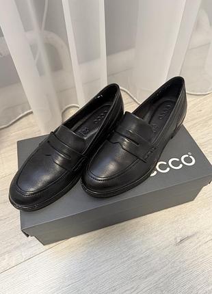 Шкіряні чорні лофери ecco