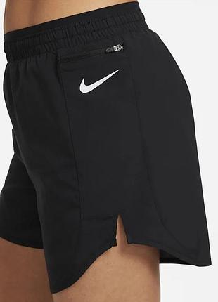 Спортивні шорти,бігові шорти nike