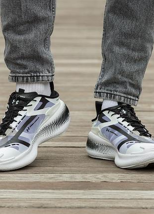 Under armour echo white black 5