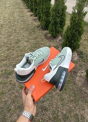Кроссовки 42 розмір 26,5 см  nike air max alpha trainer 6