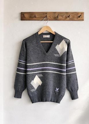 Вінтажний вовняний светр lyle & scott в ідеальному стані. розмір м