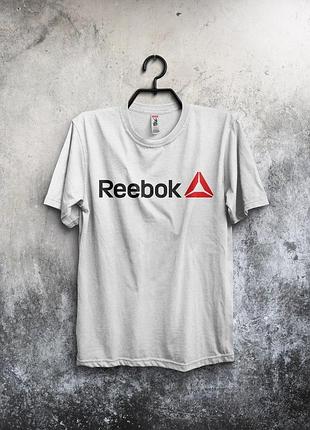 Белая спортивная футболка reebok classic