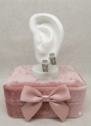 Стильні брендові сережки з цирконами xuping jewelry / медичне золото