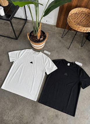 Футболка adidas small logo черная / белая мужская