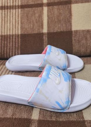 Жіночі тапки шльопанці nike