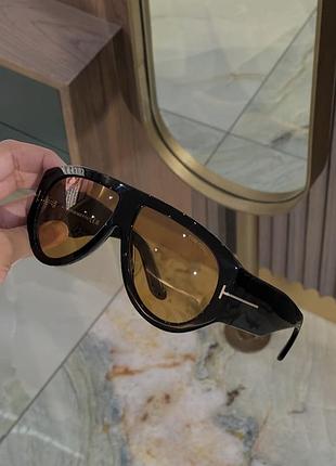 Напівпрозорі бежеві круті подіумні окуляри маска tom ford