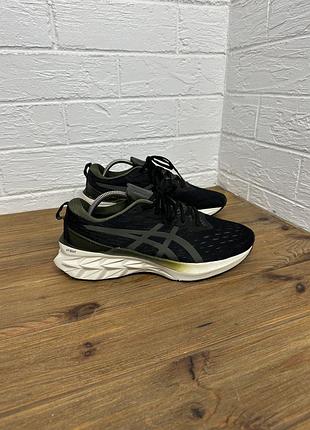 Чоловічі кросівки asics novablast original 44