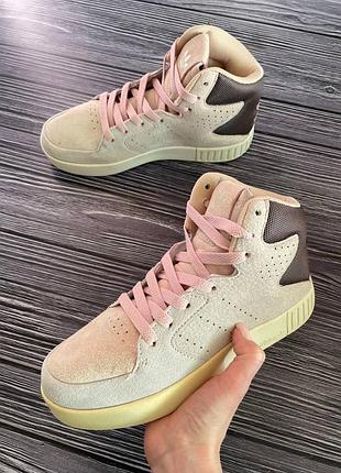 Уцінка жіночі кросівки adidas tubular invader 2.0